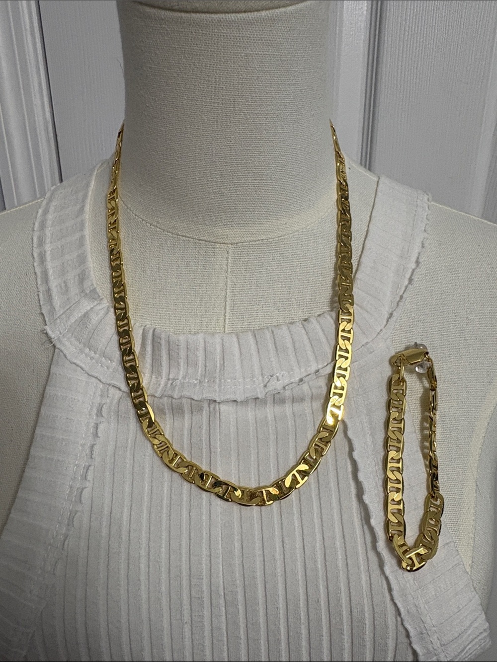 Classic Gold Link Necklace and Bracelet Set